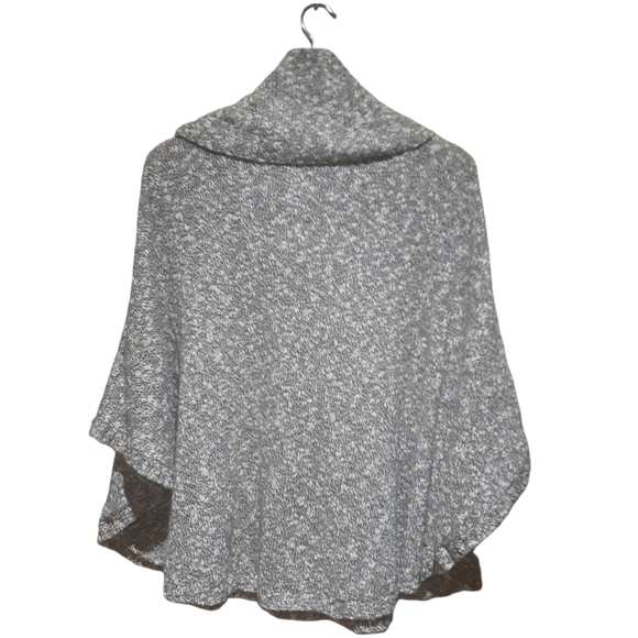 Chaps Women's Poncho Like Cropped Sweater Gray Knit Cowl Neck Size L / XL - Picture 2 of 8